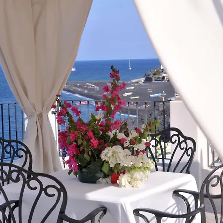 Villaggio - Isola Di Stromboli