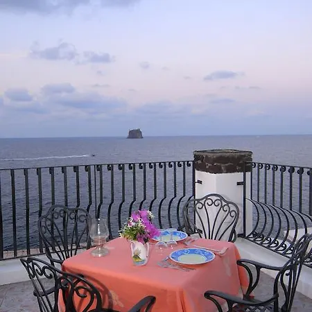 Villaggio - Isola Di 3* סטרומבולי